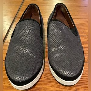 EUC Donald J Pliner, Mickey Mo, gun metal color, size 8.5